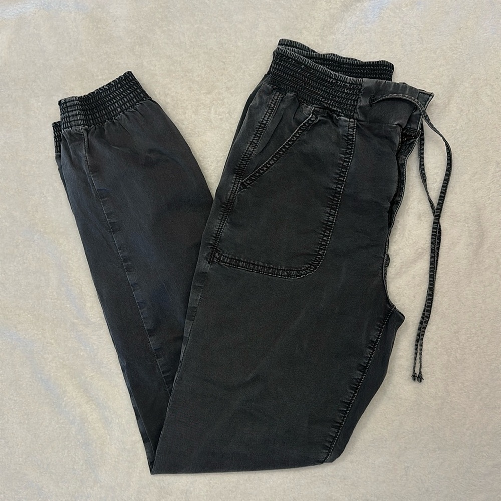 American Eagle fitted joggers gray